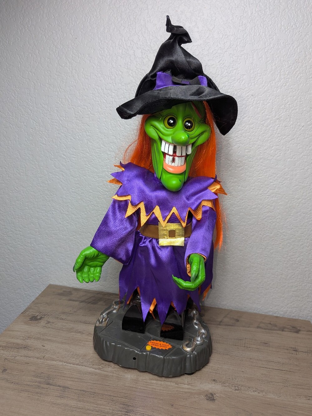 Gemmy Freaky Geeks Witch Animated Sings Evil Ways 18" 2004